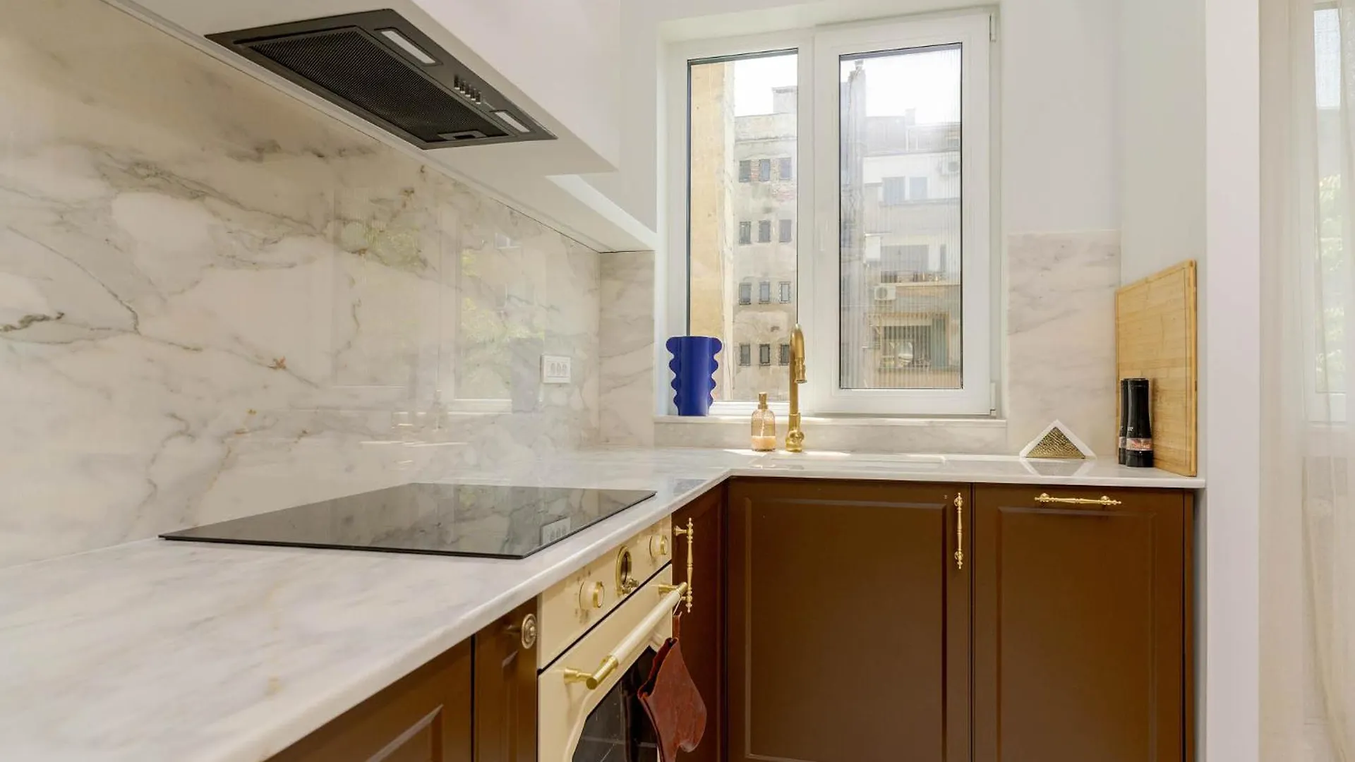 The Bucharest Chapter - Central Apartment - Walk To Old Town & Cismigiu