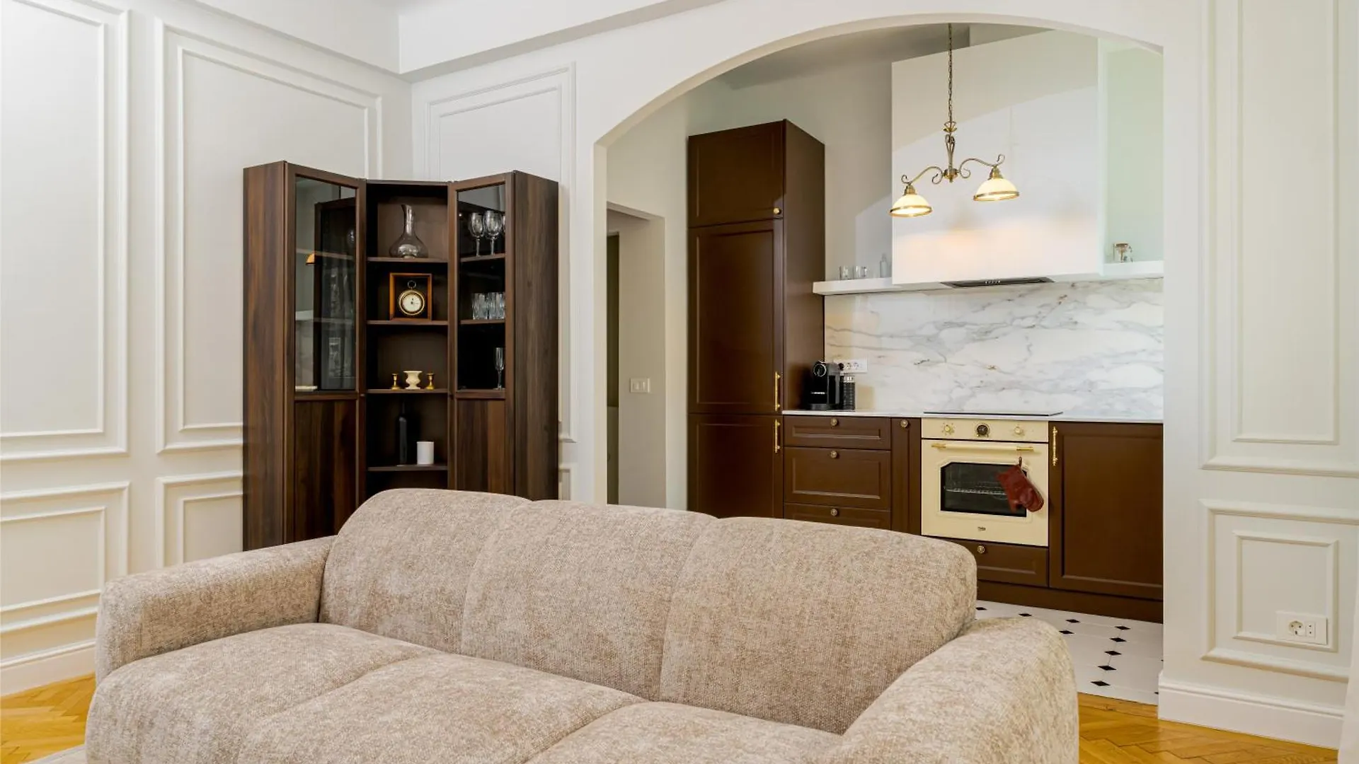 The Bucharest Chapter - Central Apartment - Walk To Old Town & Cismigiu Roemenië